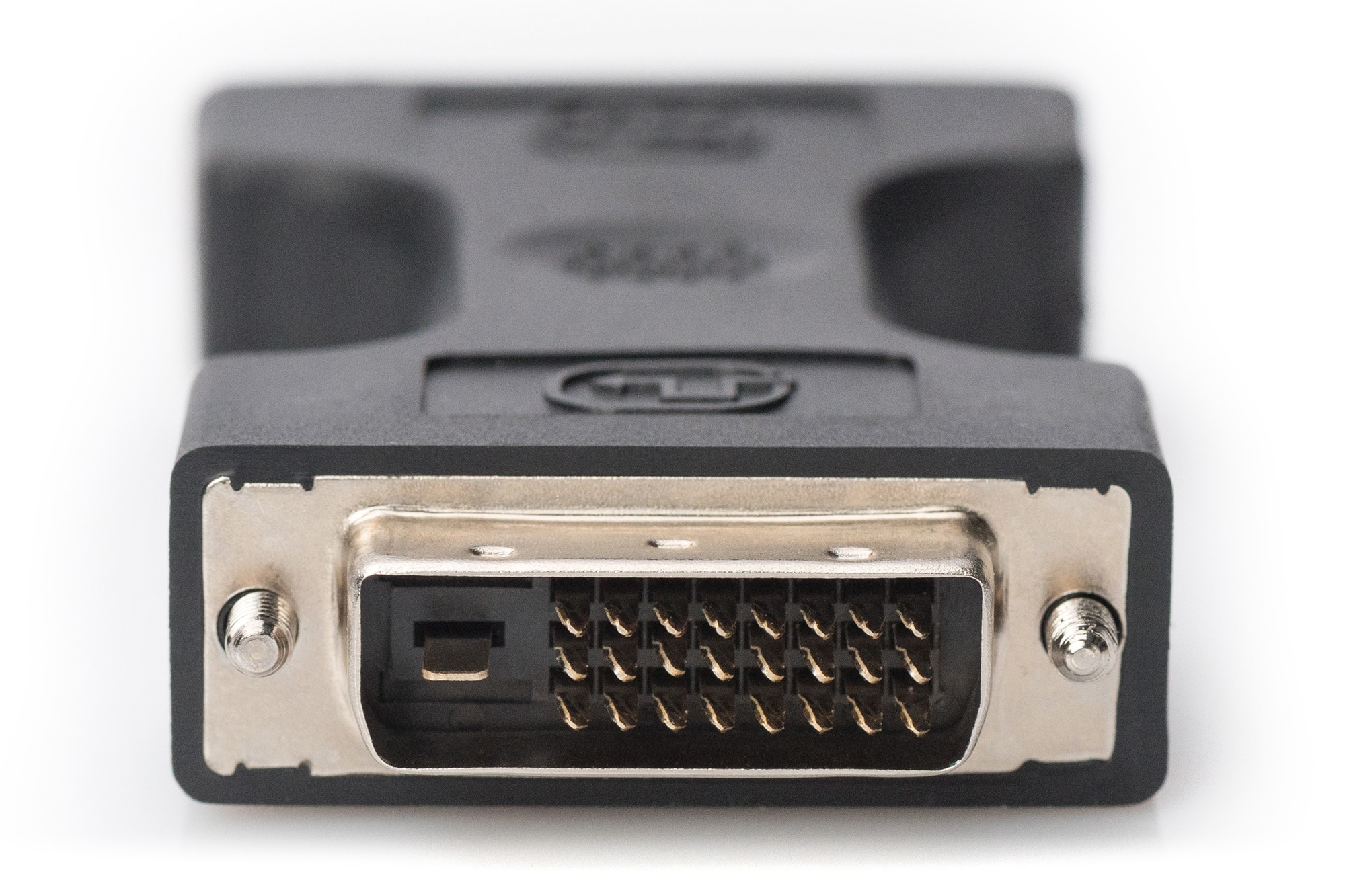 AK-320502-000-S  Adaptador DVI-I Hembra (24+5 pin) > DVI-D Macho (24+1)