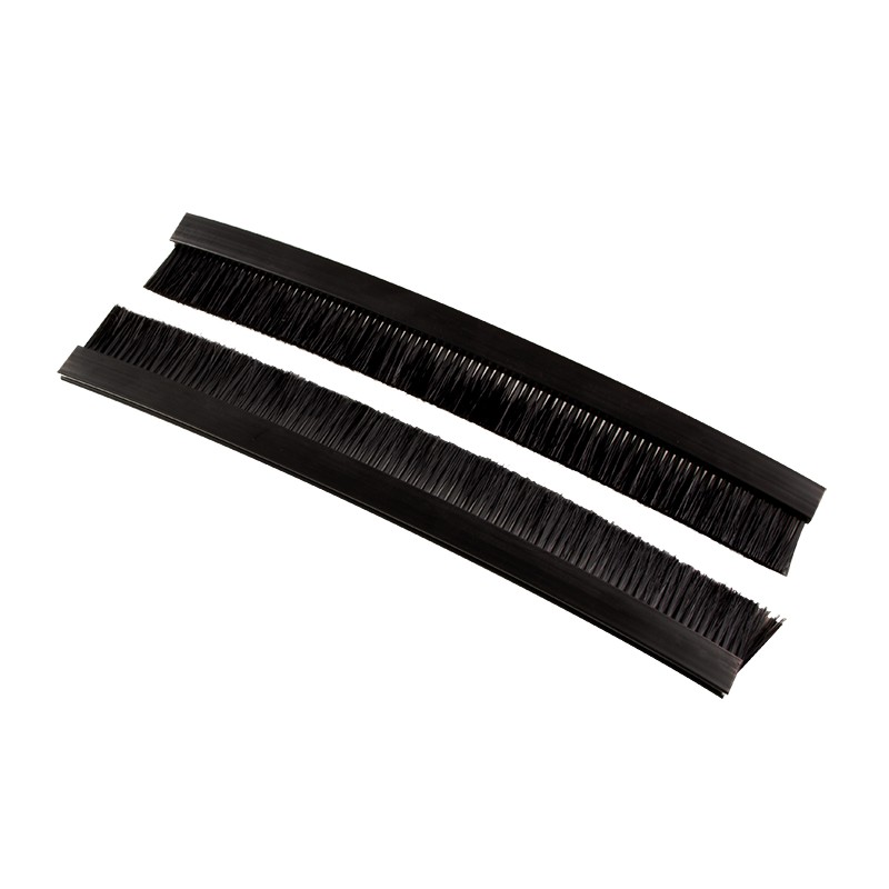 PN200B  Tira de cepillo para racks de pared, para gu&iacute;a para cables en techo 2 unidades.